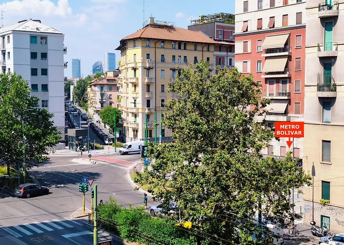 Sunny Flat 50 Meters From The Metro
